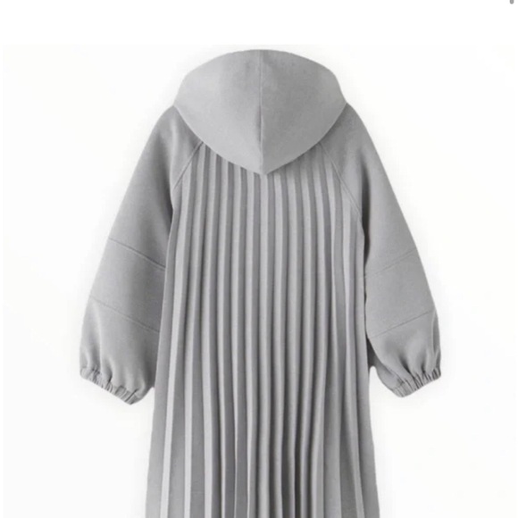 Zara | Size 6 | Kids Girl Cream Sporty Pleated Hoodie Dress - Picture 2 of 7